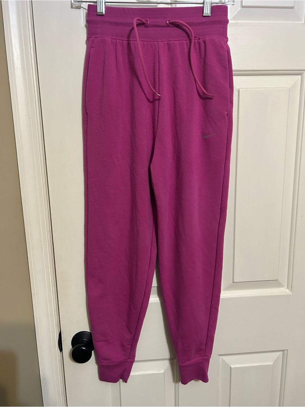 Nike dri fit jogger sweats women’s xs purple